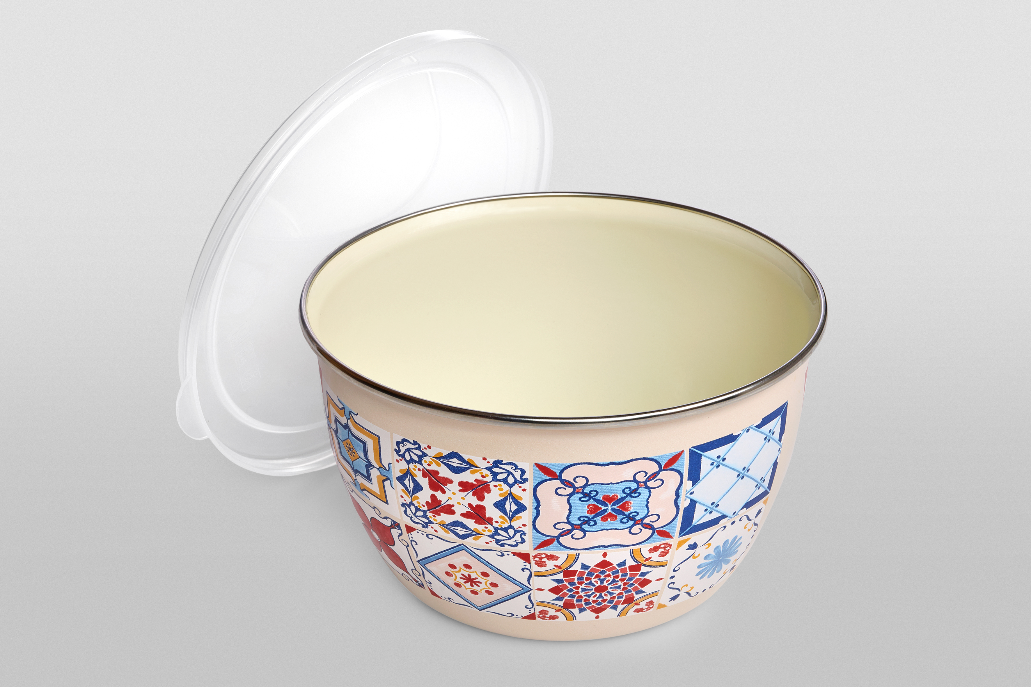 Миска эмалированная без ручек с пластиковой крышкой, 2.4 л